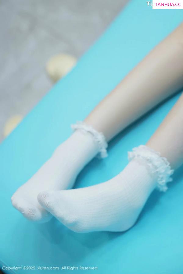   [XiuRen]高清写真图 2025.08.21 No.10676 李沁恩lrene 居家服第9张图片